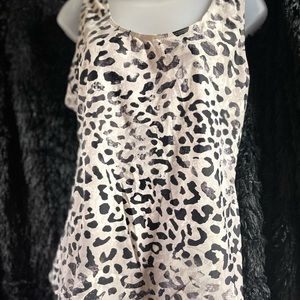 Brand: Tapemeasurer, well loved. Stretch tank. Xxl